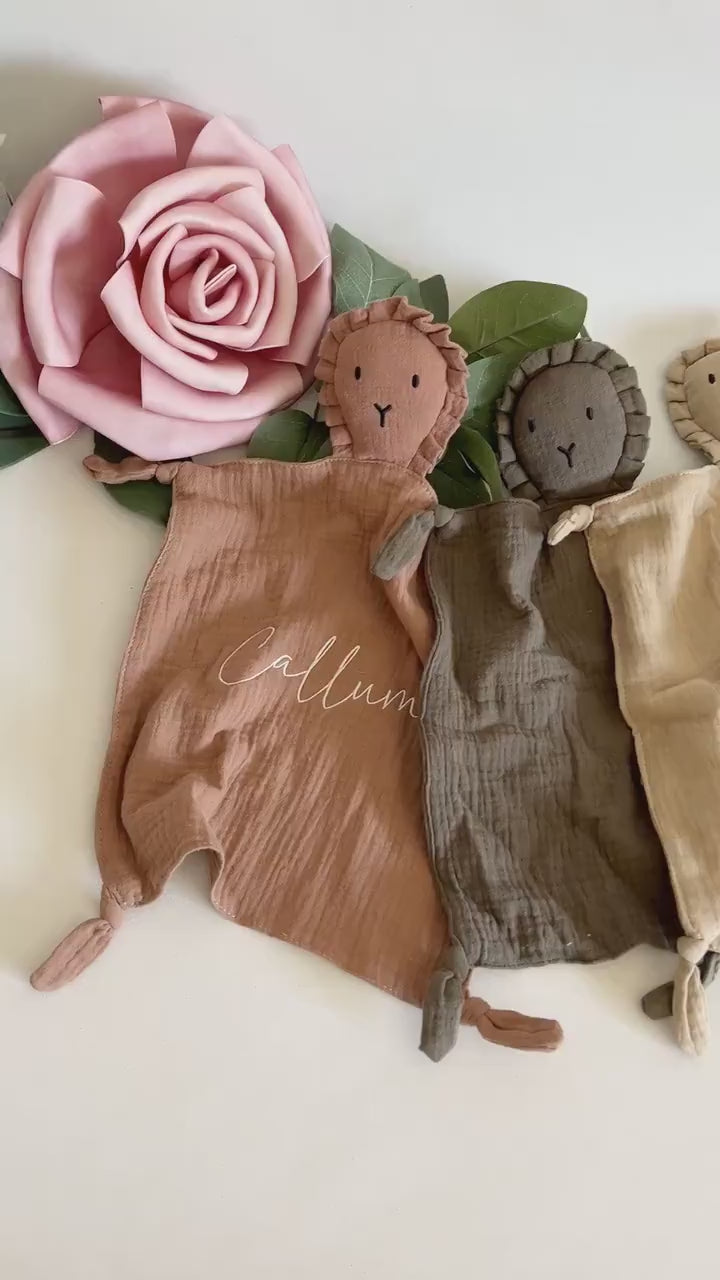 Personalized Lion Lovey, Baby Shower, Small Security Blanket, Personalized Blanket, Security Blanket, Embroidered Baby Gift